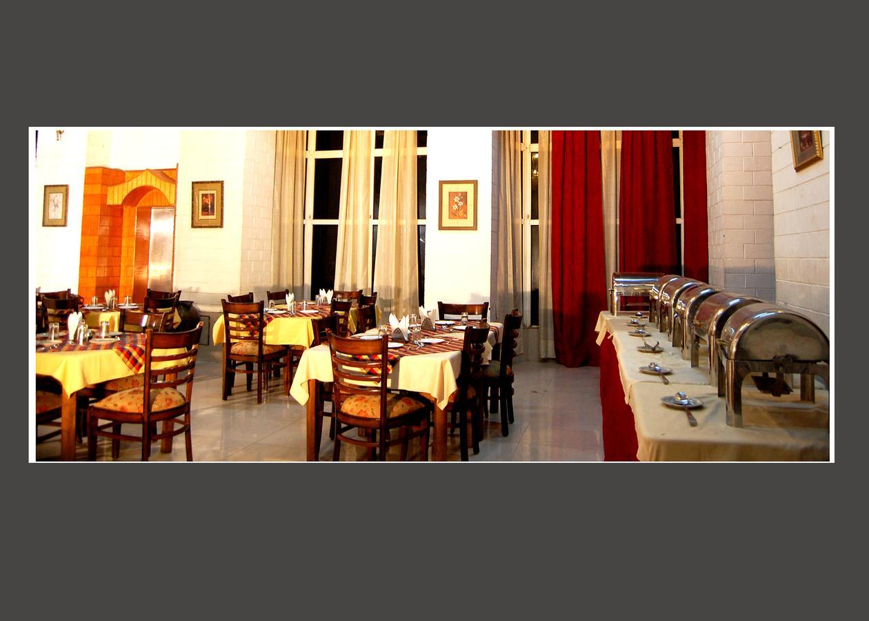 Hotel Out Town Manāli Dış mekan fotoğraf