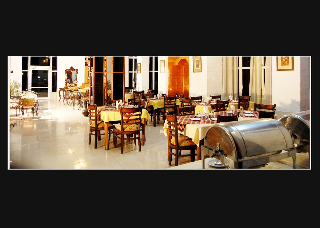 Hotel Out Town Manāli Dış mekan fotoğraf