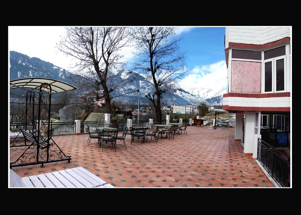 Hotel Out Town Manāli Dış mekan fotoğraf