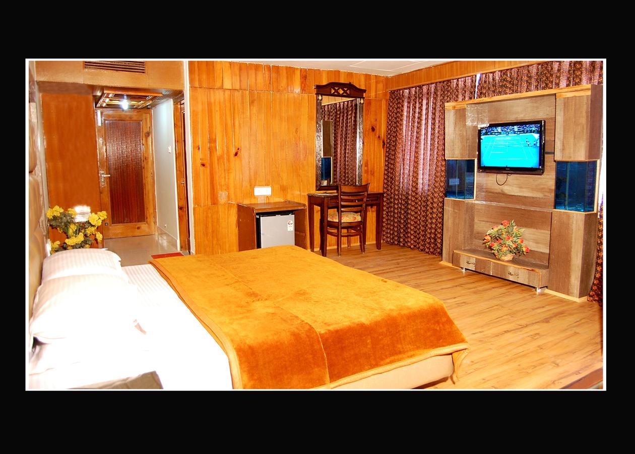Hotel Out Town Manāli Dış mekan fotoğraf