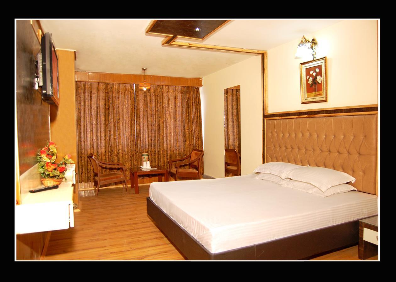 Hotel Out Town Manāli Dış mekan fotoğraf